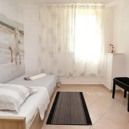 Frana-ugodan U Blizini Stare Jezgre Grada Apartamento