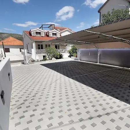 Frana-ugodan U Blizini Stare Jezgre Grada Apartment